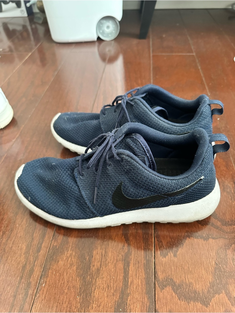 Nike Roshe’s - Picture 2 of 3